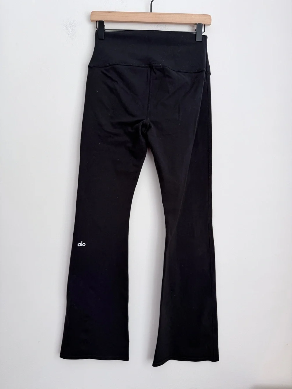 ALO Yoga Black Flare Leggings M